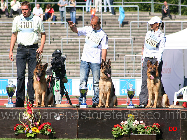090.jpg - Il podio: Heike vom Osterberger-Land, Nathalie von Alcudia e Violette vom Emkendorfer Park