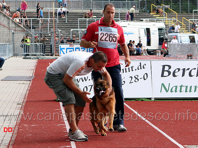 069.jpg - I complimenti per Blanka della Gens Pontina che ha appena superato la prova di attacco