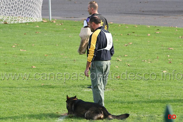 116.jpg - Guglielmo Sgarlata con Figo Galan Nalag. Tentativo di fuga