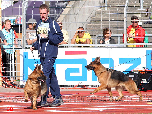 020.jpg - Yisi Ostrfrisischen Thingstatte SG7 JHKL H e Diva Asics SG14 JHKL H
