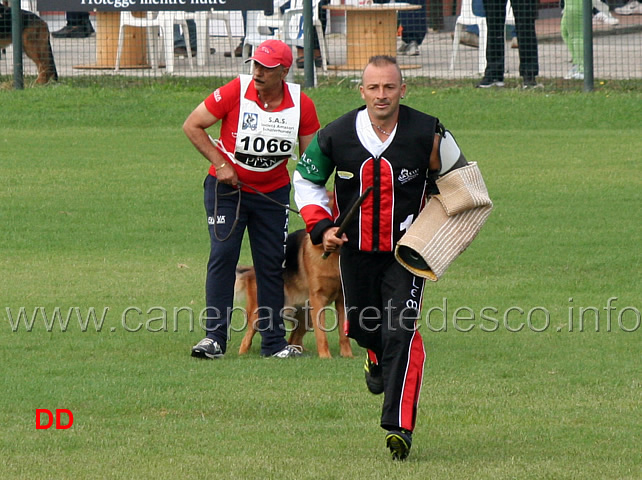 rambo-zellwaldrand-02.jpg - Rambo Zellwaldrand (3-3) 6 Ecc conduttore Piervito Bardi 