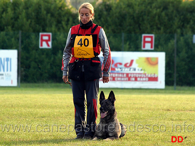 silvia-urgeova-con-aza-silvania-chov-04.jpg - Silvia Urgeova con Aza Silvania Chov (C punti 85)