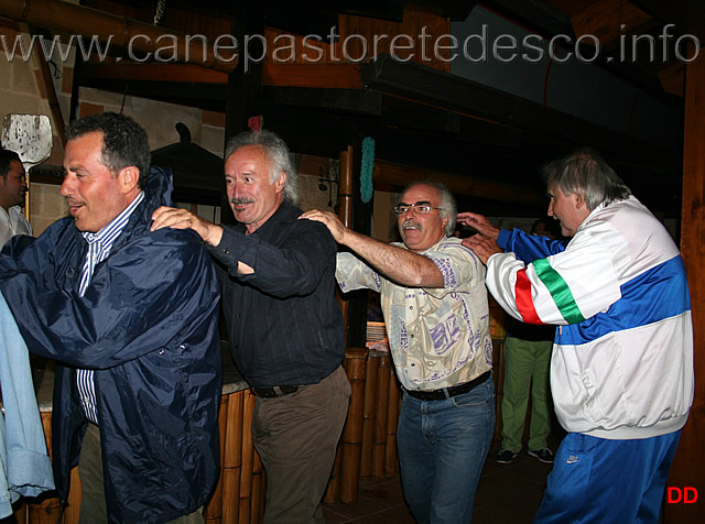 071.jpg - Ho visto cose che voi umani....il popolo SAS si scatena nelle danze
