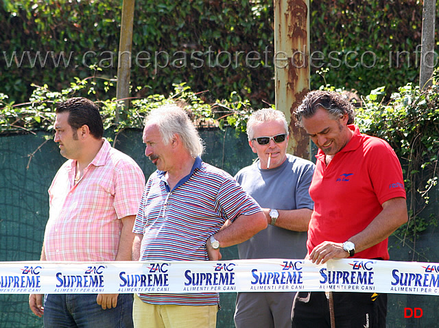 200.jpg - Spettatori a bordo ring