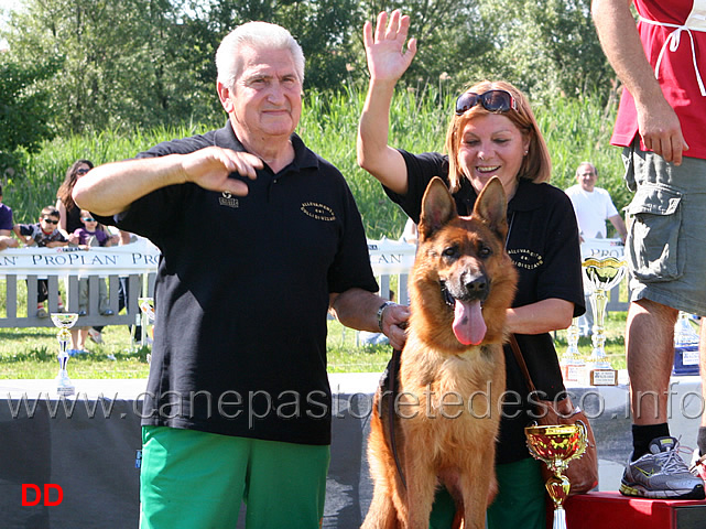premiazioni-Guia-dei-Colli-di-Uzzano.jpg - Guia dei Colli di Uzzano 2 Ecc con i suoi allevatori