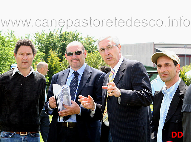 183.jpg - Stefano Galastri, Luciano Musolino, Luigi Noto, Olimpio Ciciriello...commenti alla classe